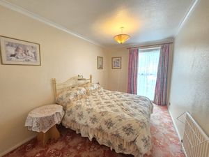 Bedroom- click for photo gallery